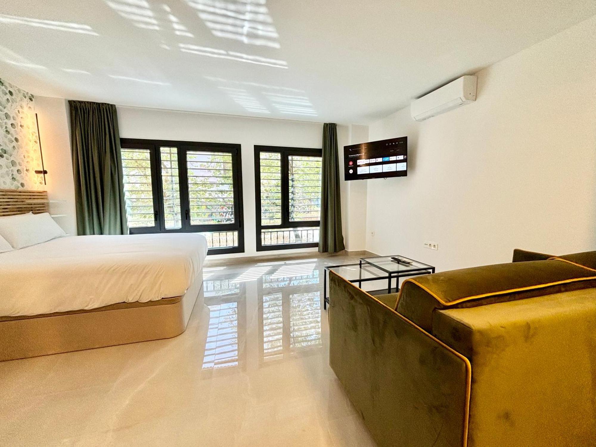 Gulliver Suites Valencia Exterior photo